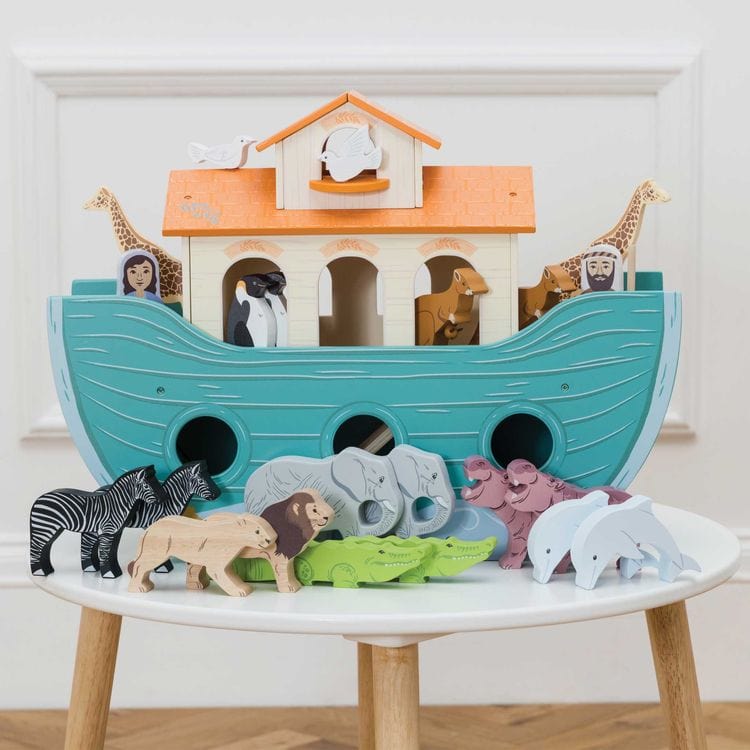 Noah’s Great Wooden Ark & Animals – 23 Pieces - FAO Schwarz