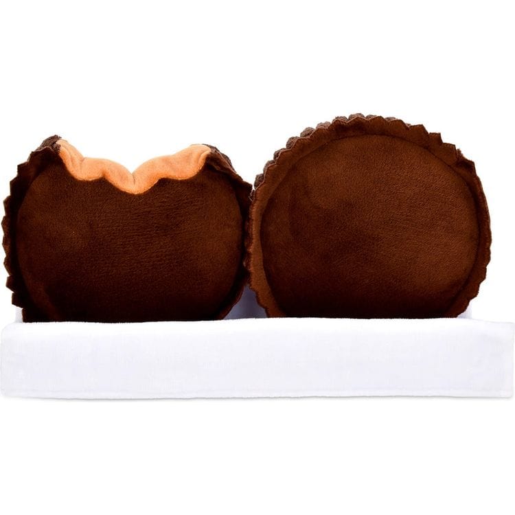 Reese’s Playful Peanut Butter Pillow Pack - FAO Schwarz