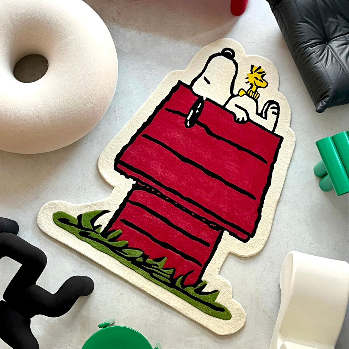 Peanuts Dog House Rug – 4′ x 5′ - FAO Schwarz