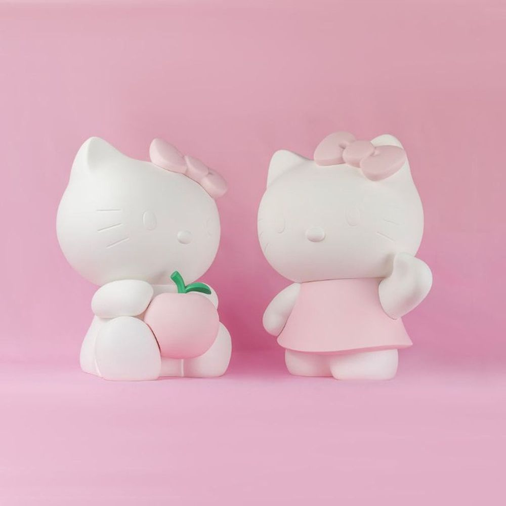Hello Kitty Figure in Pink Robe – 10.6″ - FAO Schwarz