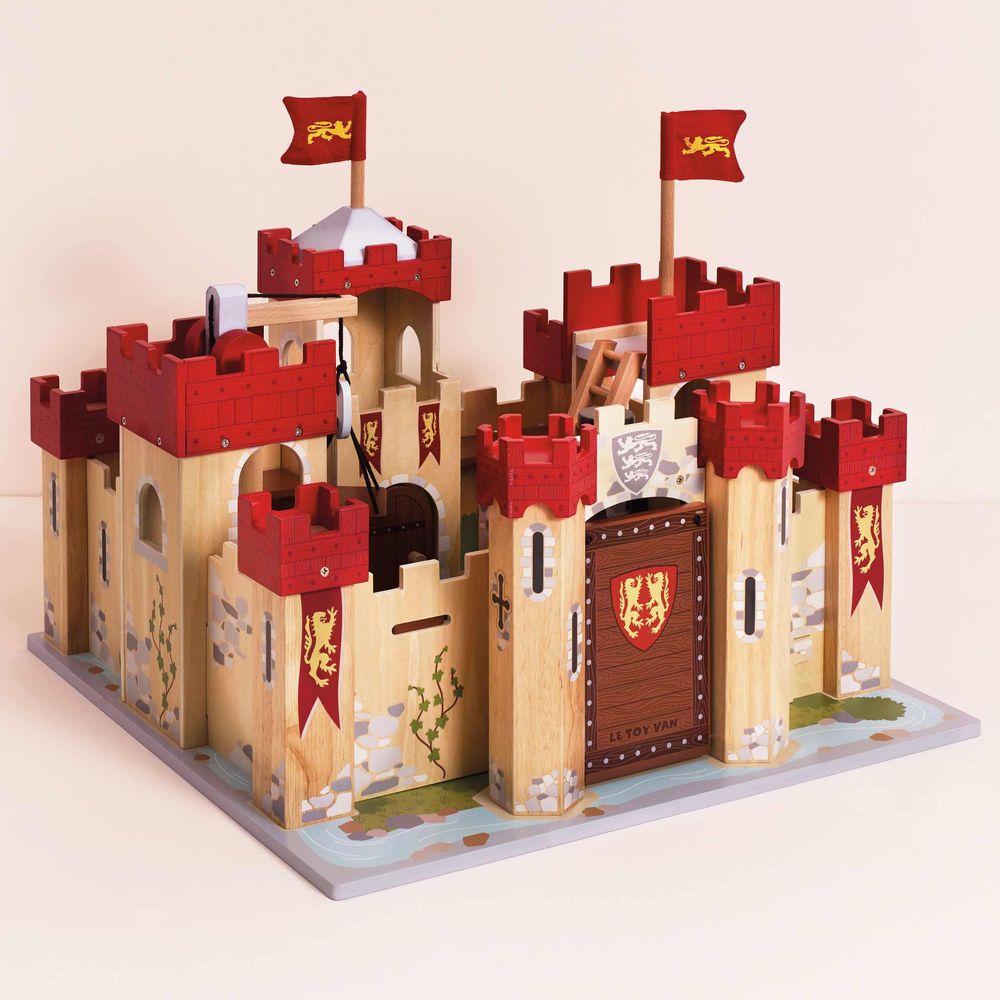 Lionheart Castle - FAO Schwarz
