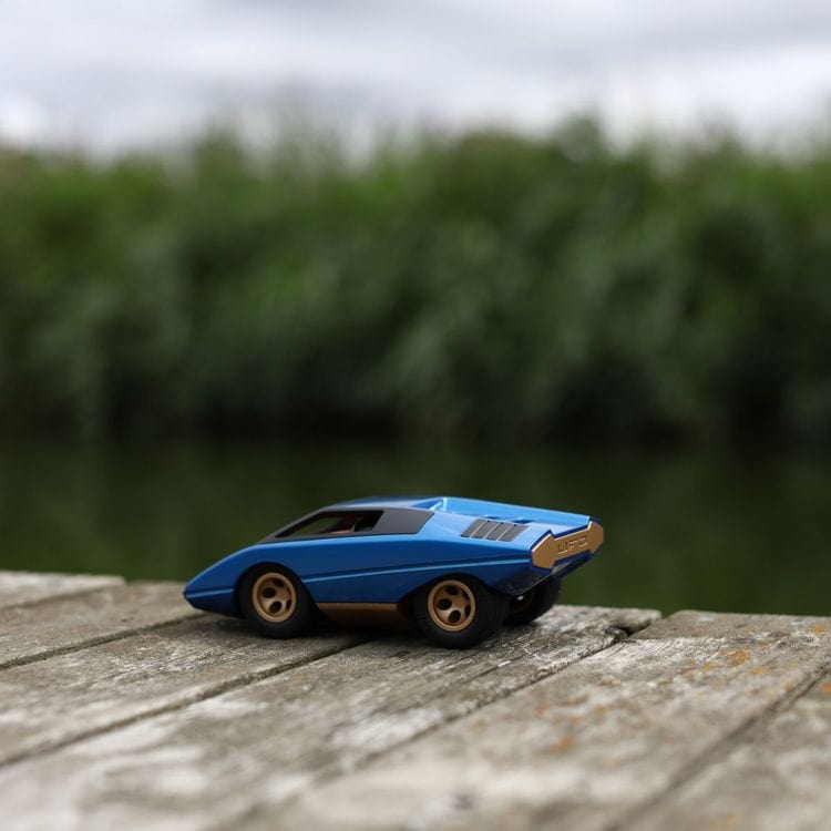 UFO Leonessa Car – Blue - FAO Schwarz