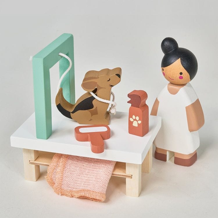 Wooden Waggy Tails Dog Salon Set - FAO Schwarz