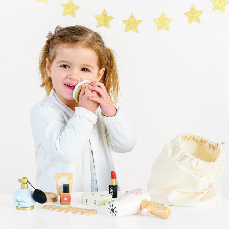 Star Beauty Bag - FAO Schwarz