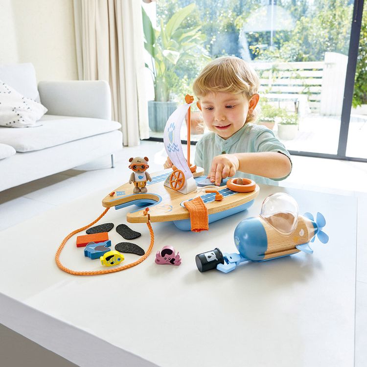 Ben’s Eco Catamaran Playset - FAO Schwarz