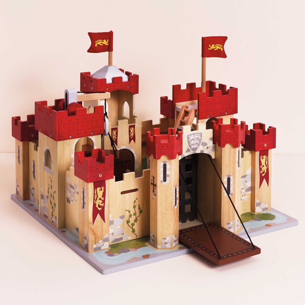 Lionheart Castle - FAO Schwarz